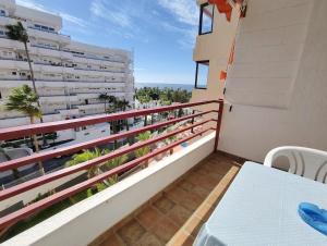 Olympia Studio with balcony and pool, Las Americas