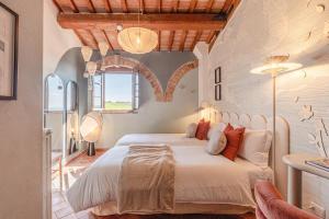 Family Breeze - Palazzo Monaci, panorami incredibili e piscina sulle colline toscane