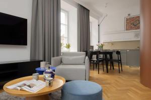 Unique & Modern Apartment in the City Center by Noclegi Renters