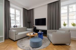 Unique & Modern Apartment in the City Center by Noclegi Renters