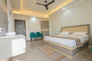 Regal Palace Hotel and Banquets