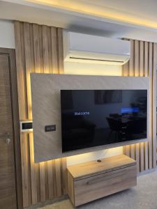 Panoramic Sea & Valley View 2BR Apt Sleeps 4