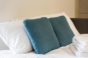 Dębiec Comfort Apartment by BookingHost