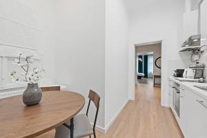 Central & Spacious 2 BR Apartment