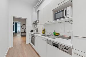 Central & Spacious 2 BR Apartment