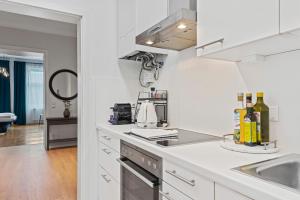 Central & Spacious 2 BR Apartment