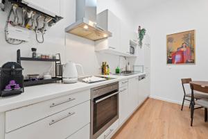 Central & Spacious 2 BR Apartment