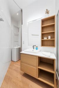 Central & Spacious 2 BR Apartment