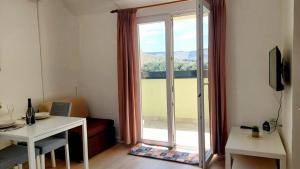 Holiday apartment in Zaboric with sea view, balcony, air conditioning, WiFi 5177-4