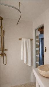 Charming garden apartment in a 1920s stone house