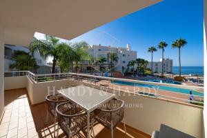 Sea View Apartment with Pool - Walk to Beach - N34