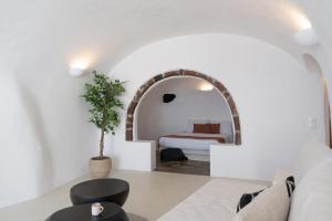 You and Me Suites Oia