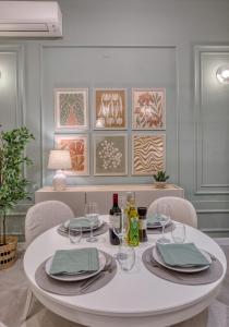 Sophisticated one bedroom duplex apartment with shared roof terrace GOBLU-GF