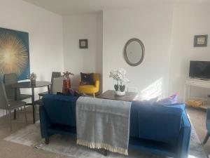 Brand New 1BR Near River Thames