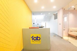 FabHotel The White Cliff Inn - Near Max Hospital Saket