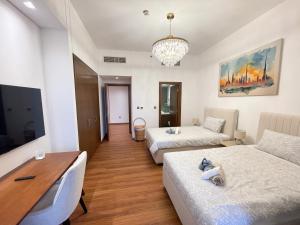 Spacious 2-br with big patio and view