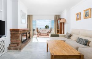 Jardines de Calahonda IX - 3 Bedroom stunning Sea View Apartment with Terrace & Pool