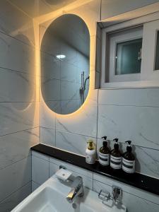 경북궁의 아침, 대통령궁의 오후, 서울의 House