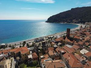 Historic Castle Villa 1 - Sea View & Parking