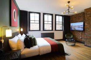 Stylish Northern Quarter Studio, Ideal for Leisure & Work Stays