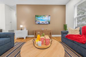 Bright & Modern 3BR Home Prime Tampa Location