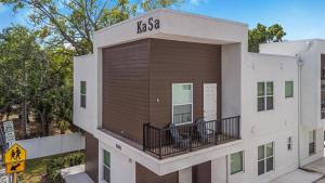 Bright & Modern 3BR Home Prime Tampa Location