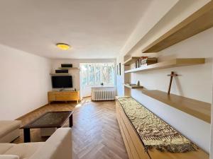 Roses Park Apartment