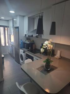 A beautiful beachfront flat for 4 people with a lovely terrace overlooking sea