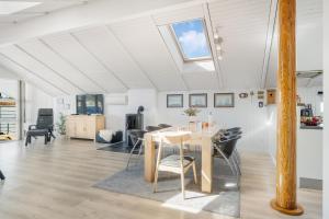 Renovated Holiday Home With 4 Bedrooms 800 Meters From The North Sea