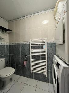 Belle villa 5 couchages 2 chambres 2 terrasses piscine commune dans résidence securisée à 200m de la mer LRMA23