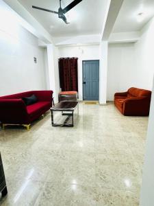 Home in Sakaleshpur A spacious 2BHK house situated on Bangalore mangalore Highway