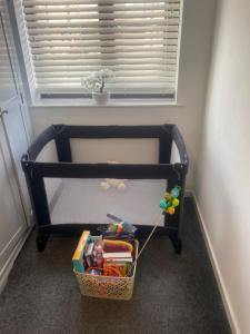 2BR House Secure Parking, Long Stays Private Garden and Netflix, Nottingham