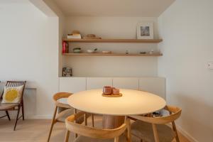 Stylish Central 2-Bedroom Renovated Apartment