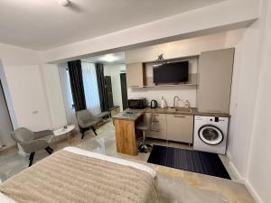 visitors house 5