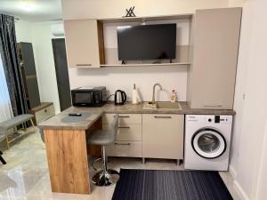 visitors house 5