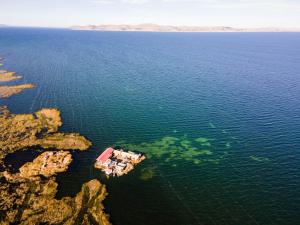 Uros Titicaca Kurmi lodge