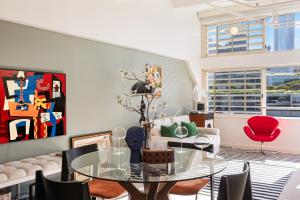 Art Deco Harbour Apartment - Walk to Opera House