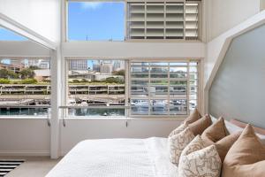 Art Deco Harbour Apartment - Walk to Opera House