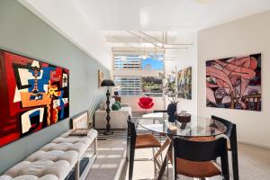 Art Deco Harbour Apartment - Walk to Opera House