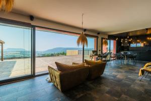Villa Lâo 220m2 avec piscine, sauna, jacuzzi et panorama sur le Salagou