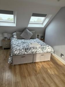 4 bed house close to Allianz Stadium, LHR and London 20mins away