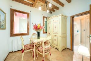 Venezia Baroque Charm