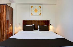 Hotel Vijai Square