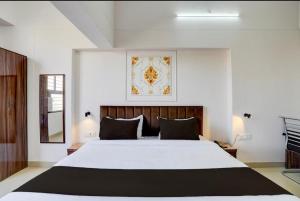 Hotel Vijai Square