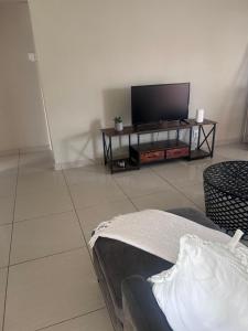 Modern , Spotless Townhouse in Quiet Estate - Pietermaritzburg