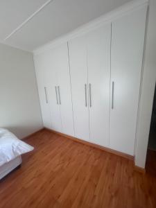 Modern , Spotless Townhouse in Quiet Estate - Pietermaritzburg