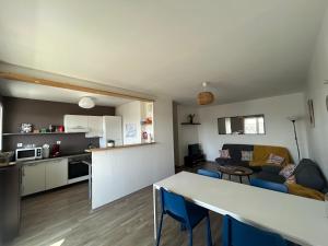 Agréable T2, Île de Nantes, 4 personnes, balcon sud-ouest, proche centre-tram