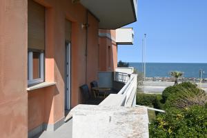 P093 - Porto Recanati, nuovo trilocale fronte mare con terrazza