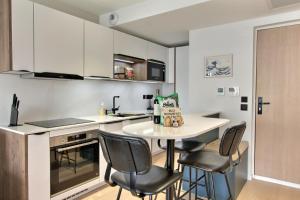 Apartment 1BD near Eiffel Tower with AC, balcony, lift