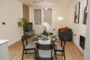 Scholars Quarter - 1 Bed - Sleeps 2 - Jewellery